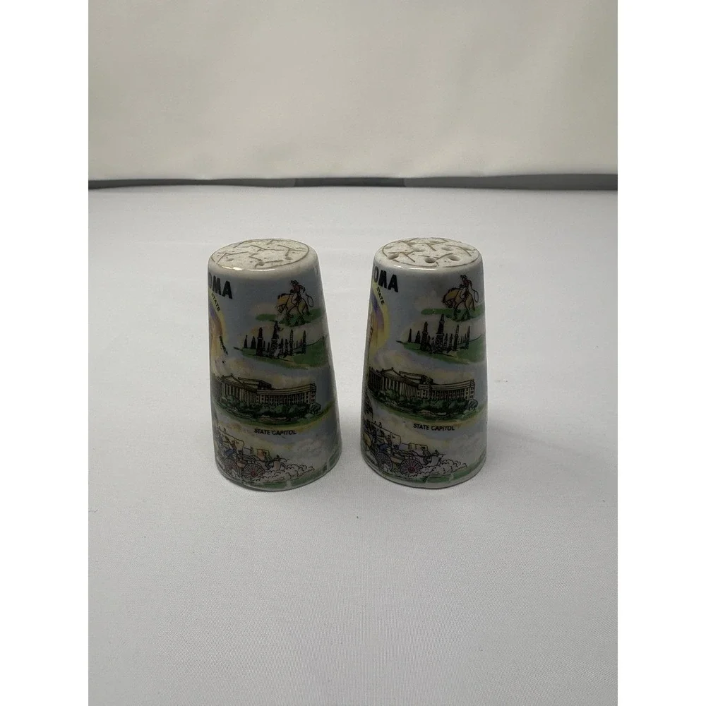 Vintage Oklahoma Sooner State Salt & Pepper Set Landmarks Tourist Souvenir Retro